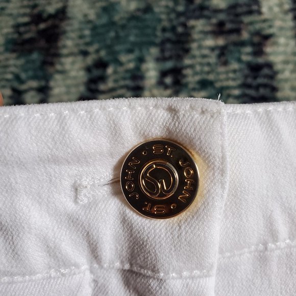 St. John Sport Cropped White Pants Size 14 EUC - Picture 8 of 14